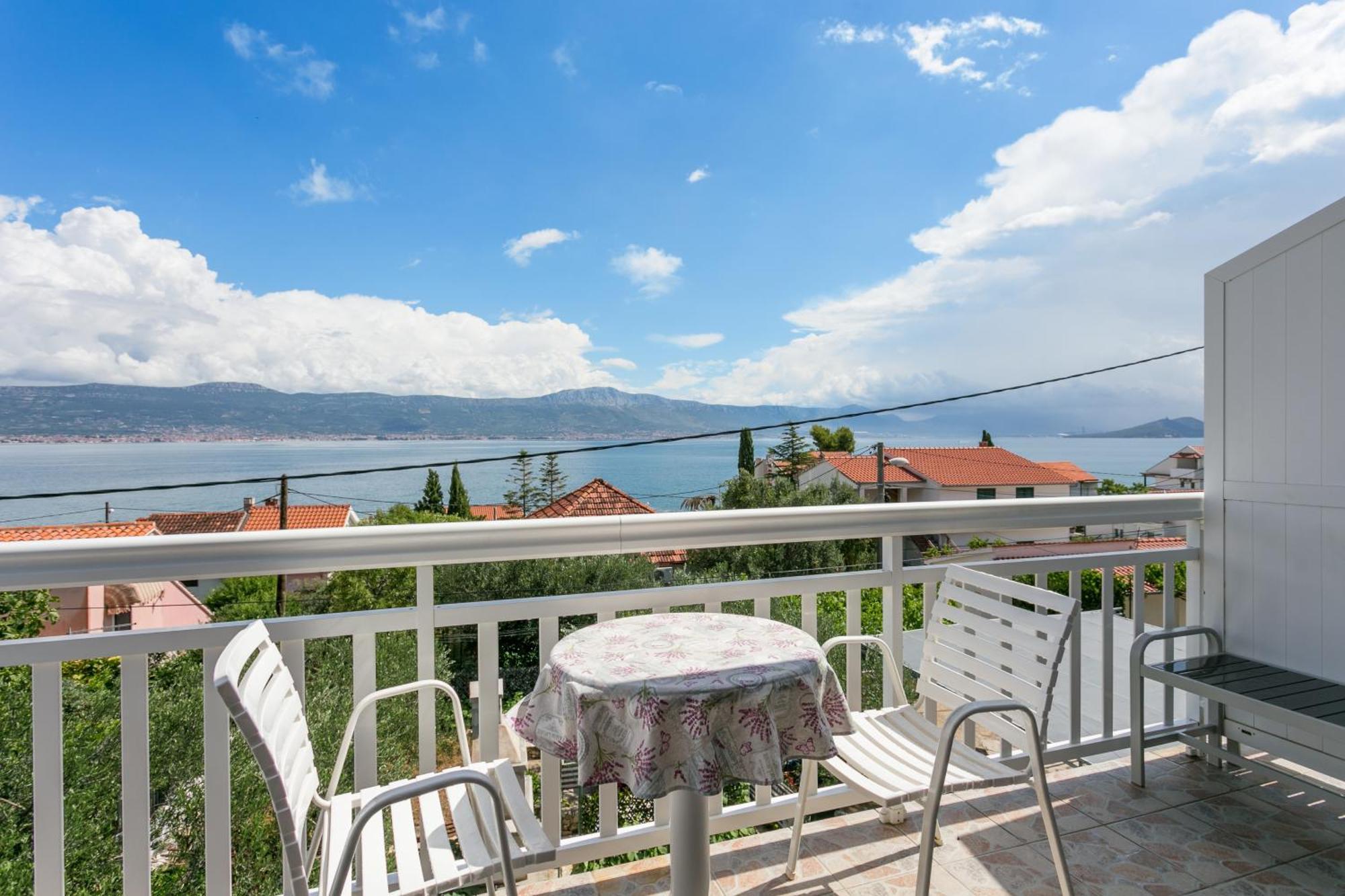 Apartments By The Sea Slatine, Ciovo - 6000 Zewnętrze zdjęcie